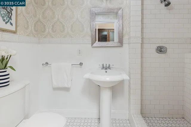 $2,388,000 | 1000 Walnut Drive, Lafayette, CA 94549