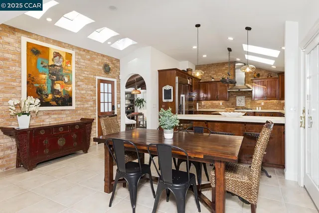 $2,388,000 | 1000 Walnut Drive, Lafayette, CA 94549