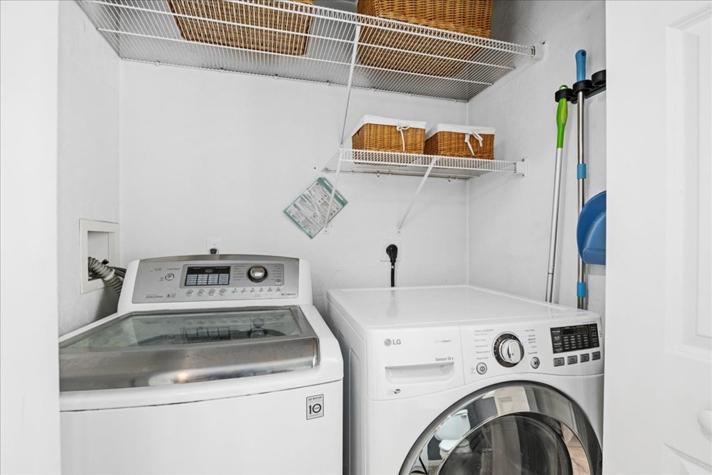 2 Harding Lane Sturbridge, MA 01518 - Photo 17 of 42 a utility room with dryer and washer