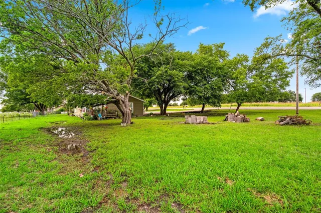 a view of outdoor space with a garden