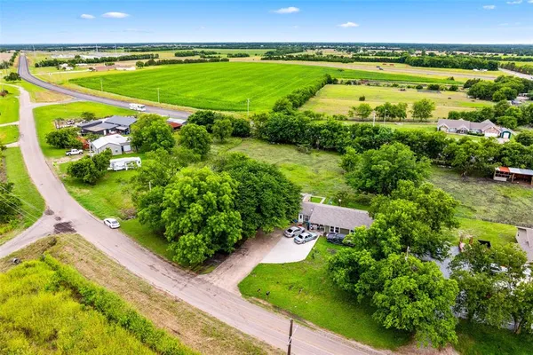 a view of an outdoor space and a yard
