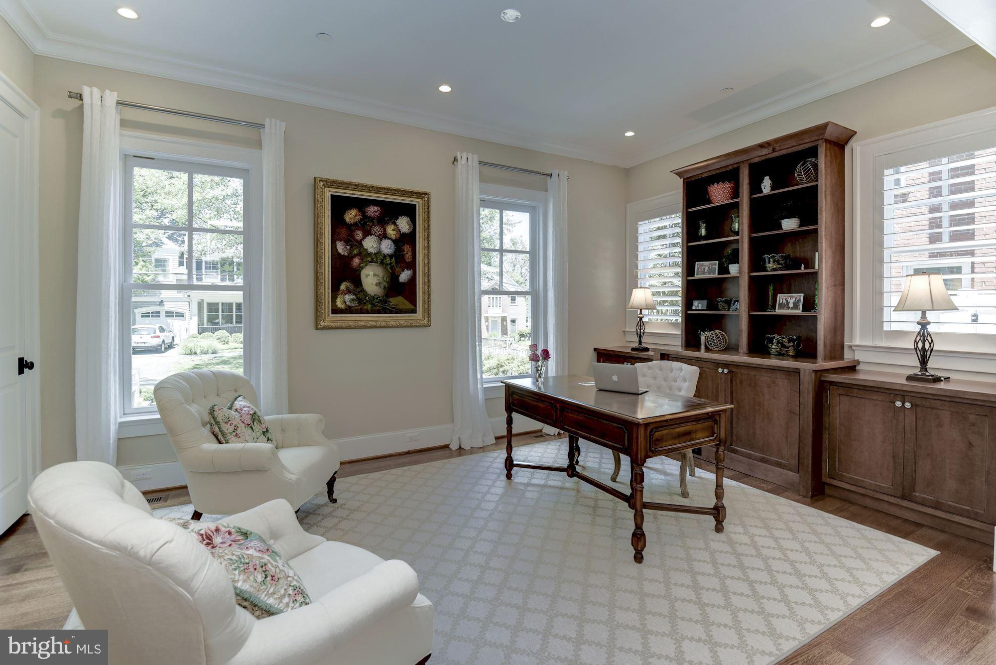 7006 Exeter Road Bethesda, MD 20814 - Photo 21 of 75 LIVING ROOM
