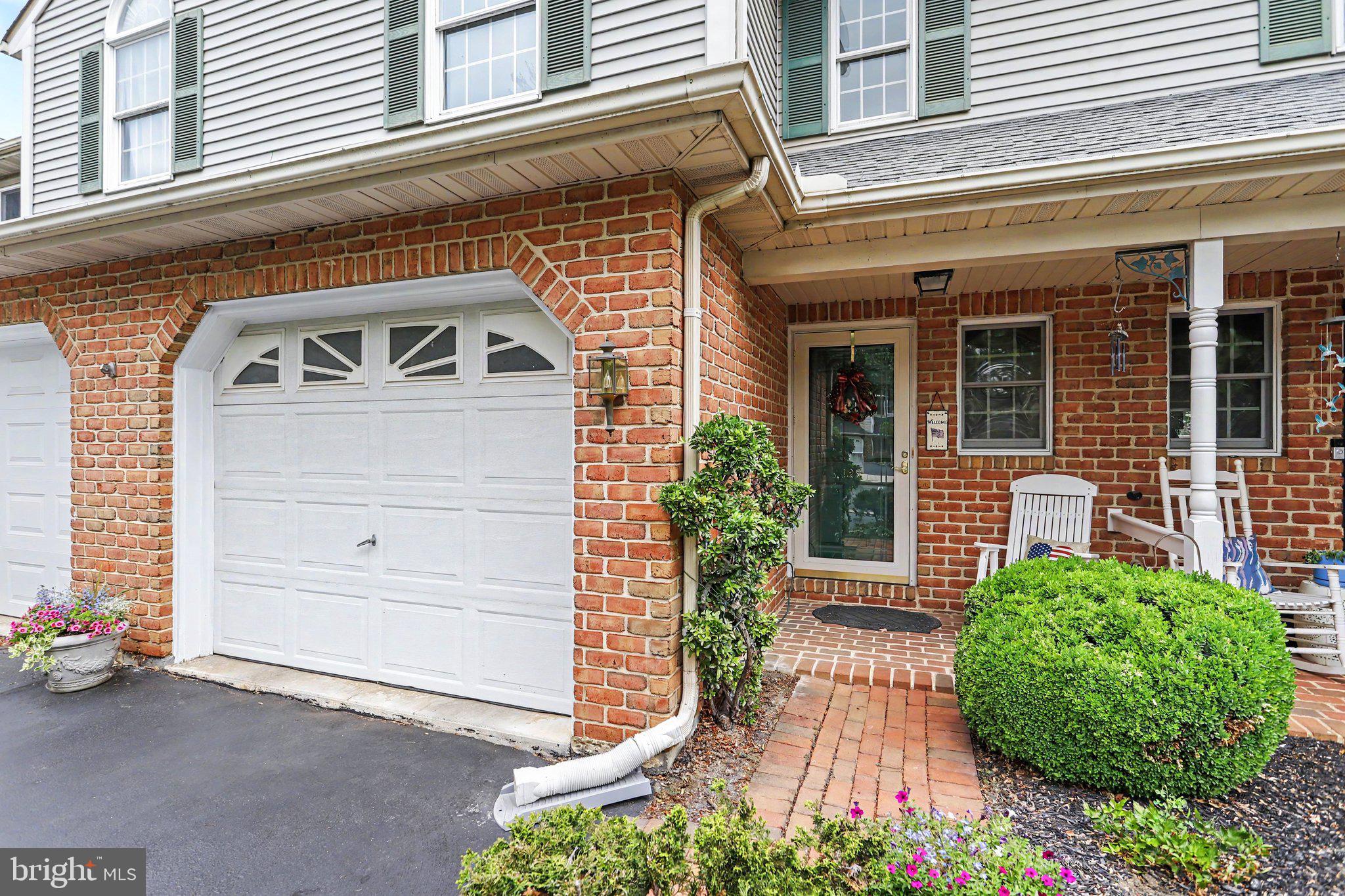 129 Pepperton Court Lititz, PA 17543 - Photo 5 of 32