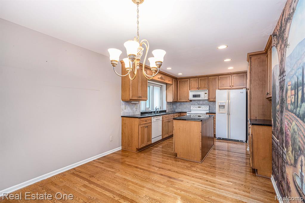 2184 Reagan Drive Rochester Hills, MI 48309 - Photo 11 of 28