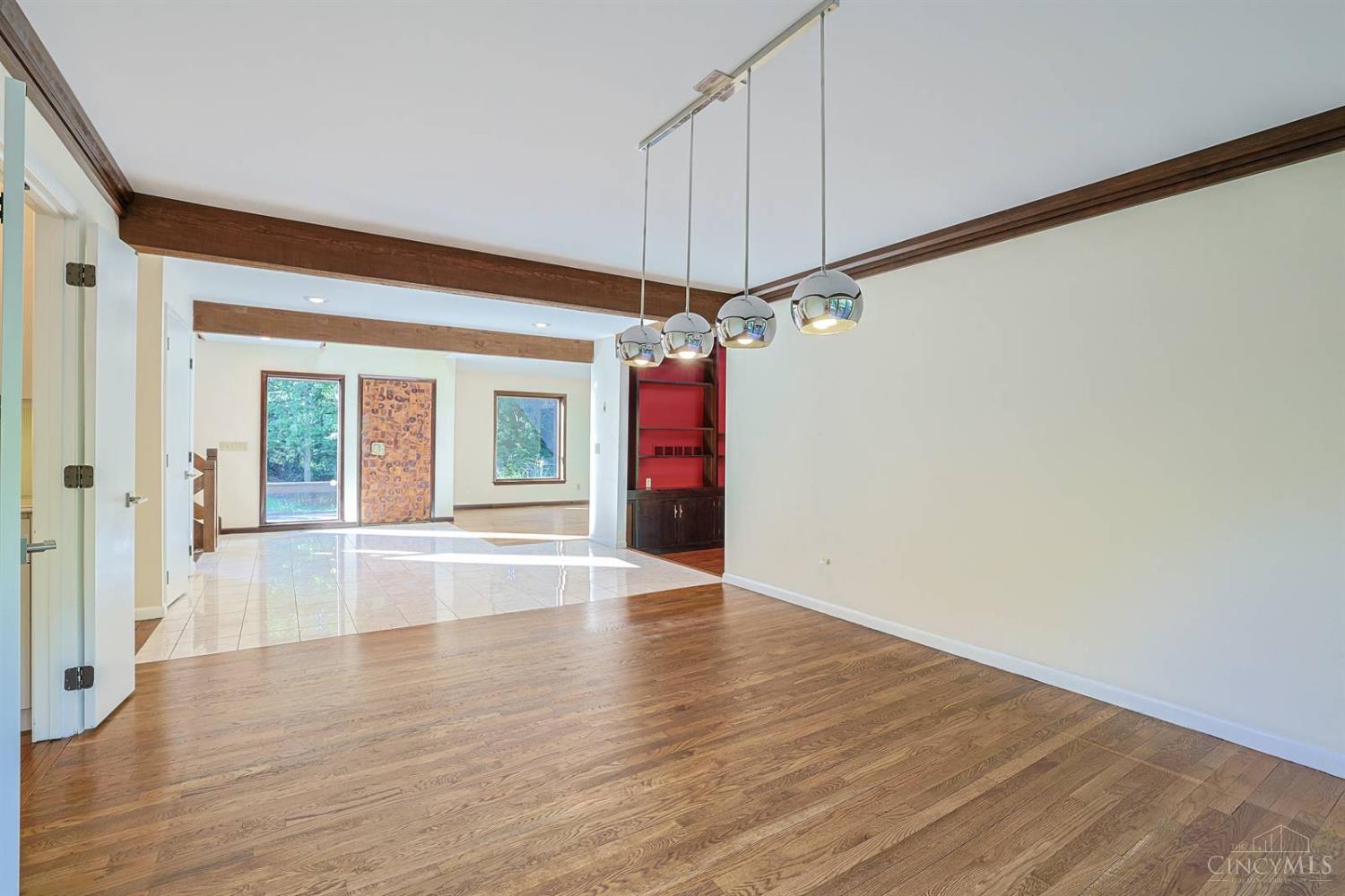 4805 Drake Road Cincinnati, OH 45243 - Photo 19 of 97 Gallery Image 19