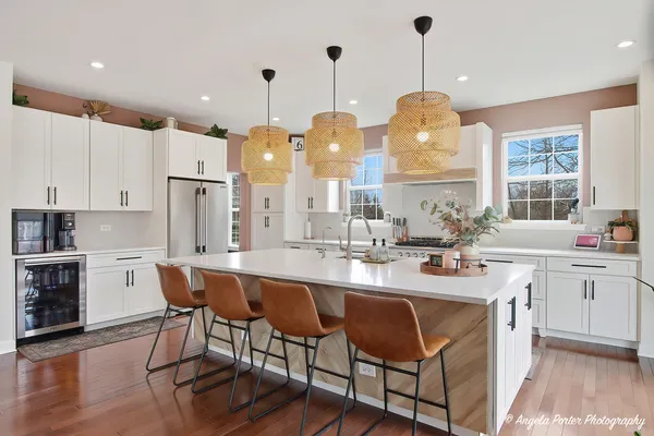 $575,000 | 2275 Walnut Glen Boulevard, Island Lake, IL 60042