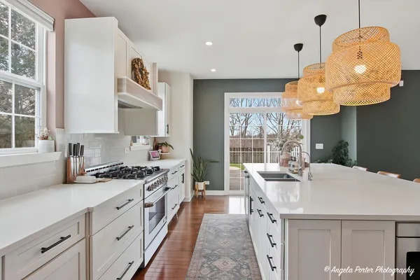 $575,000 | 2275 Walnut Glen Boulevard, Island Lake, IL 60042