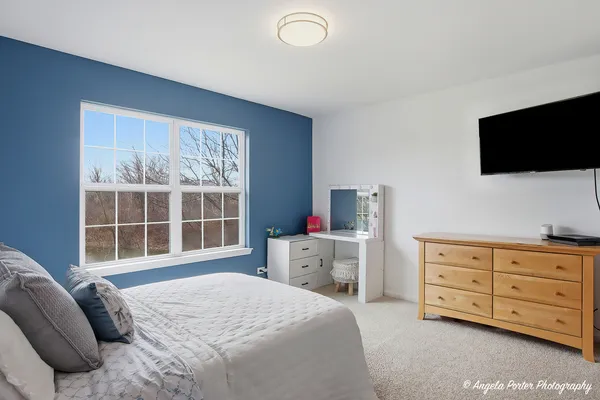 $575,000 | 2275 Walnut Glen Boulevard, Island Lake, IL 60042