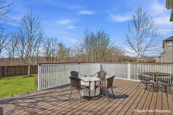 $575,000 | 2275 Walnut Glen Boulevard, Island Lake, IL 60042
