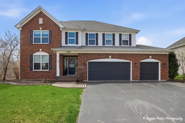 $575,000 | 2275 Walnut Glen Boulevard, Island Lake, IL 60042