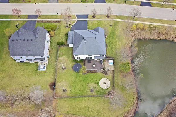 $575,000 | 2275 Walnut Glen Boulevard, Island Lake, IL 60042
