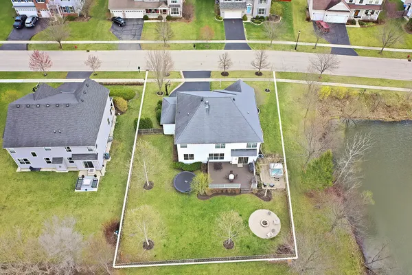 $575,000 | 2275 Walnut Glen Boulevard, Island Lake, IL 60042