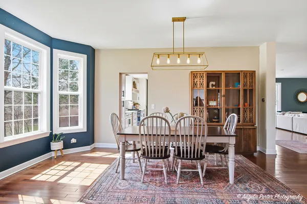 $575,000 | 2275 Walnut Glen Boulevard, Island Lake, IL 60042