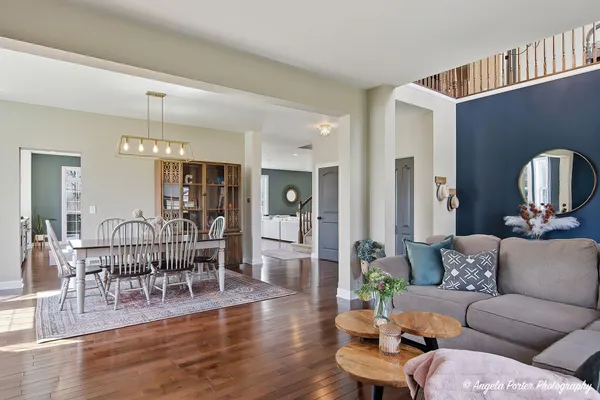 $575,000 | 2275 Walnut Glen Boulevard, Island Lake, IL 60042