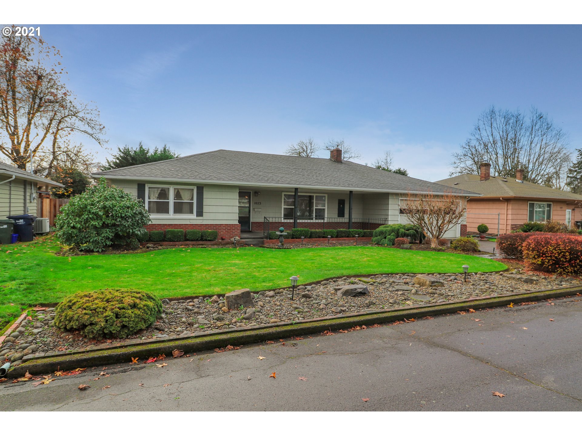 1023 Nancy Avenue Springfield, OR 97477 - Photo 1 of 32 Gallery Image 1