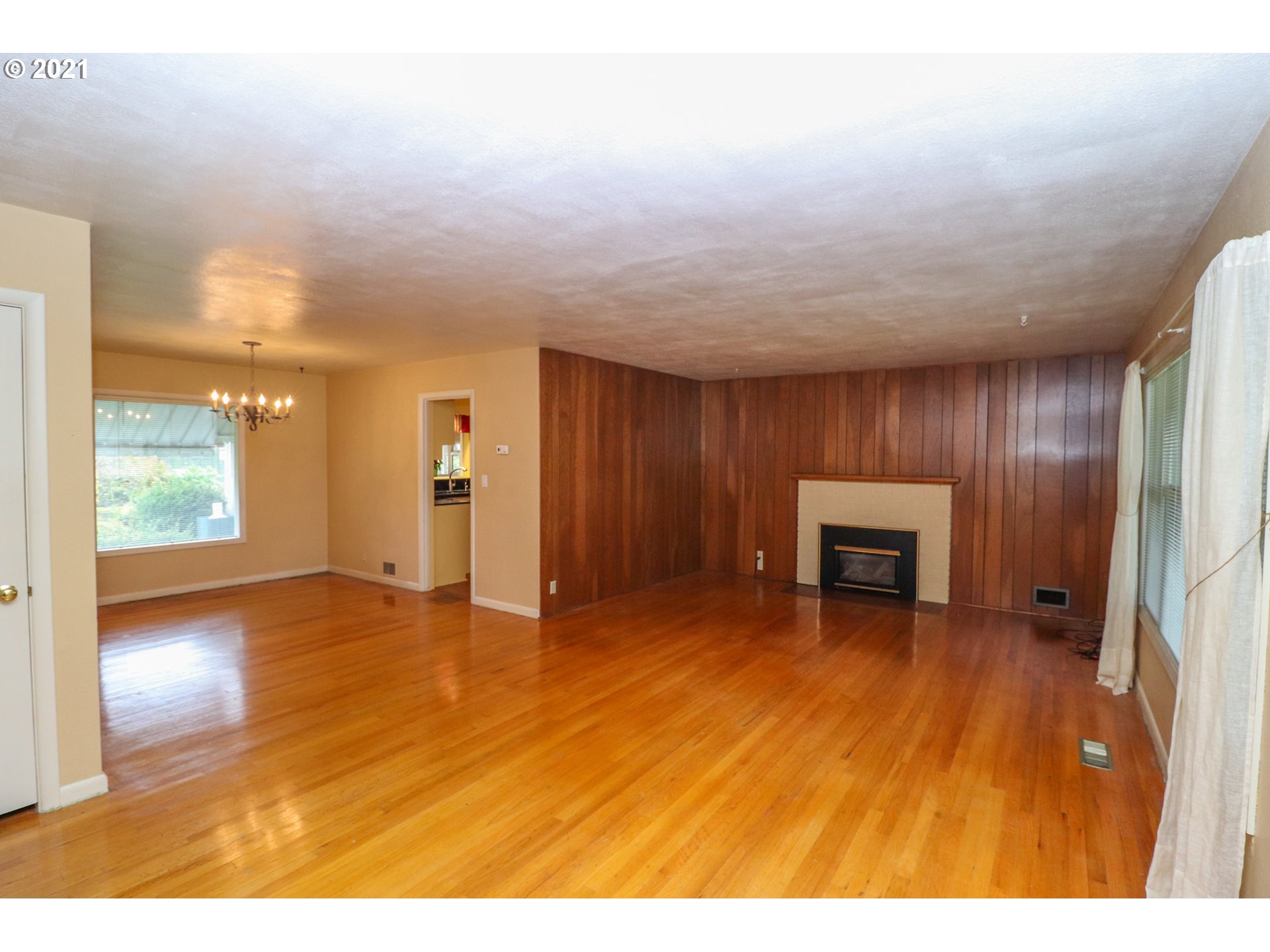 1023 Nancy Avenue Springfield, OR 97477 - Photo 3 of 32 Gallery Image 3