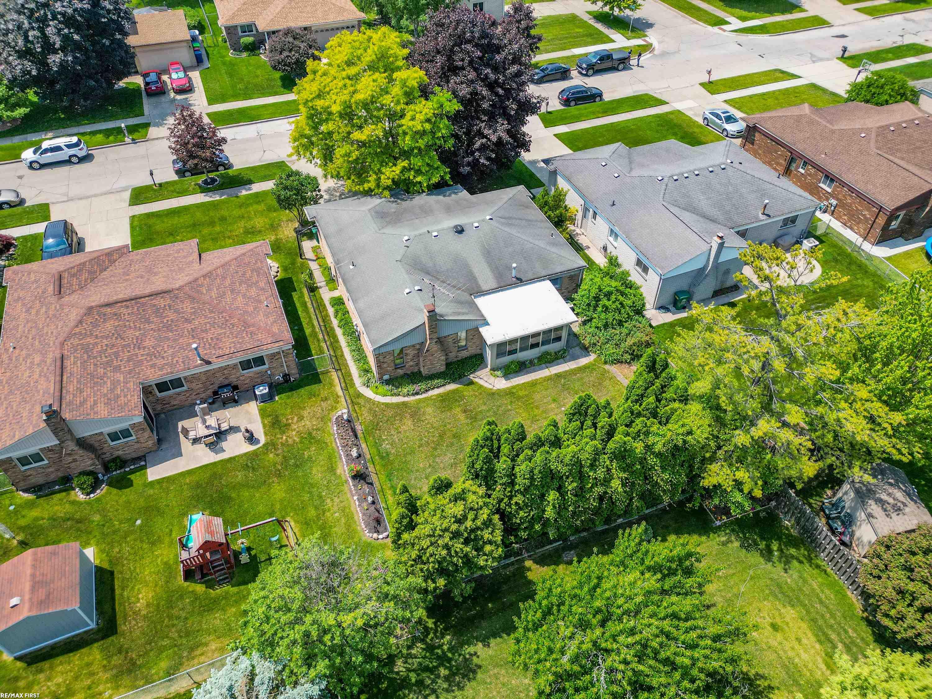 47798 Chrys Road Macomb, MI 48044 - Photo 5 of 41 50178056-f90710a9-5c38-4730-9f5c-c809034c2c01.JPG