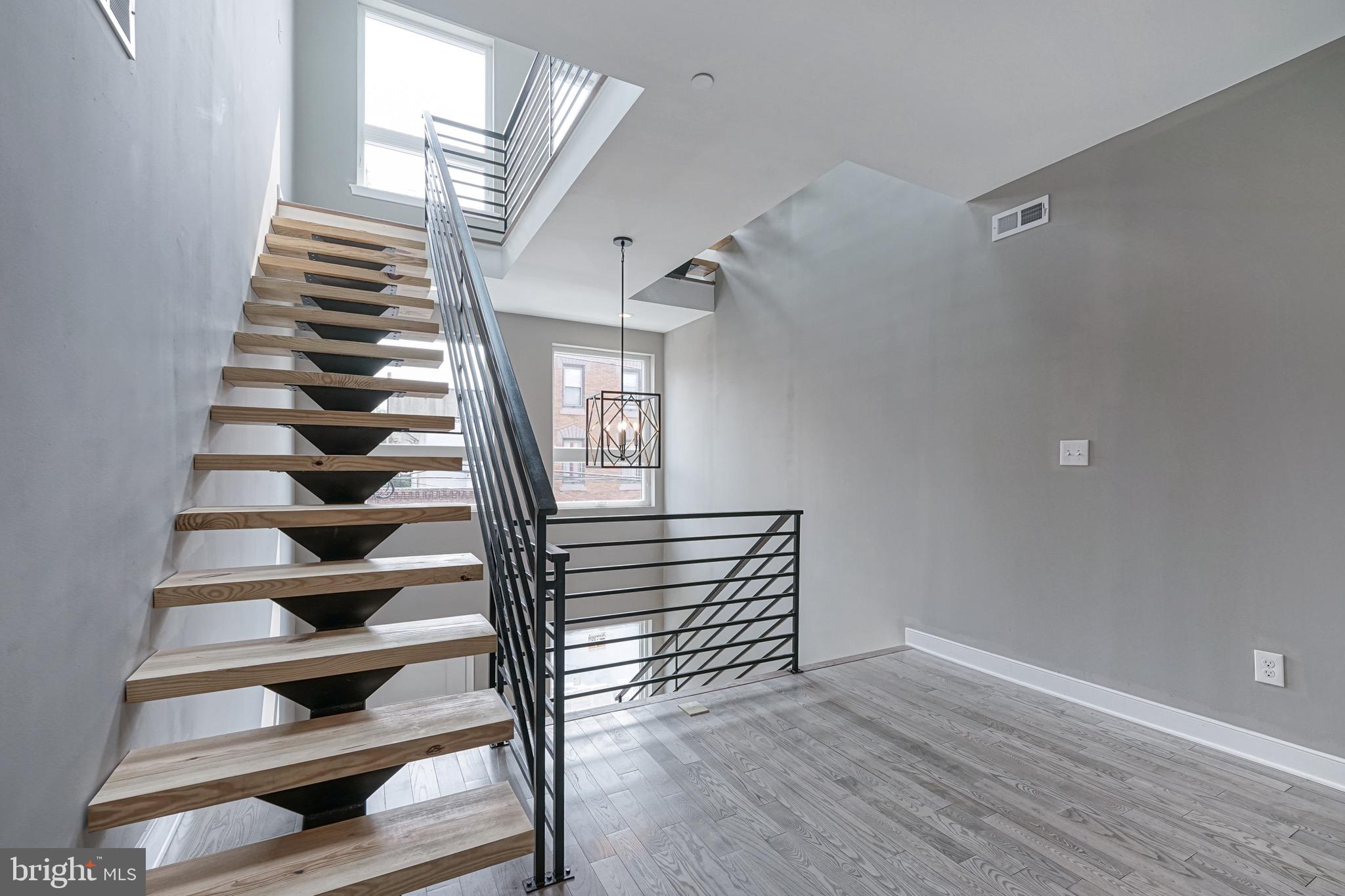 2336 Emerald Street Philadelphia, PA 19125 - Photo 11 of 32