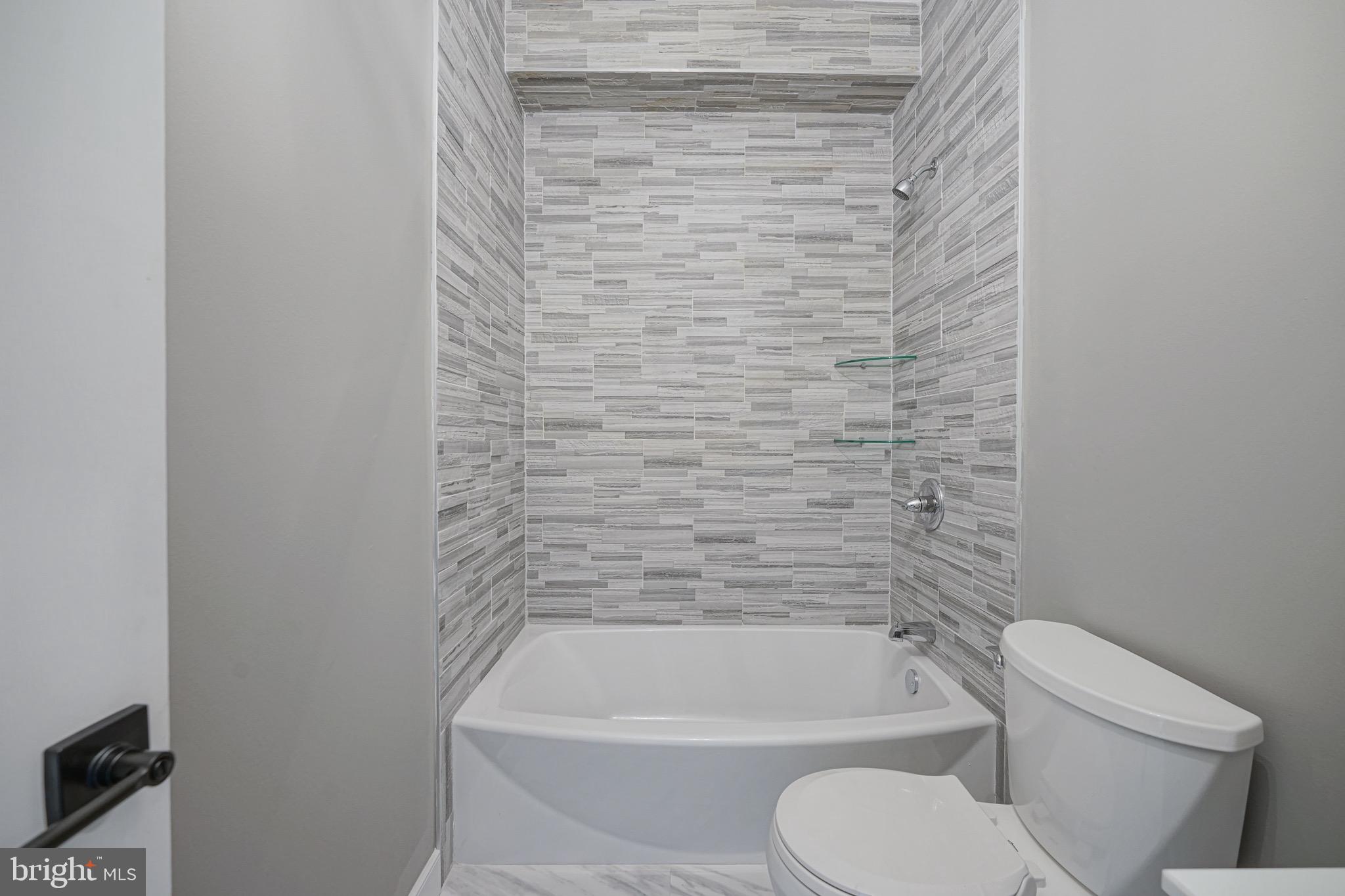2336 Emerald Street Philadelphia, PA 19125 - Photo 13 of 32