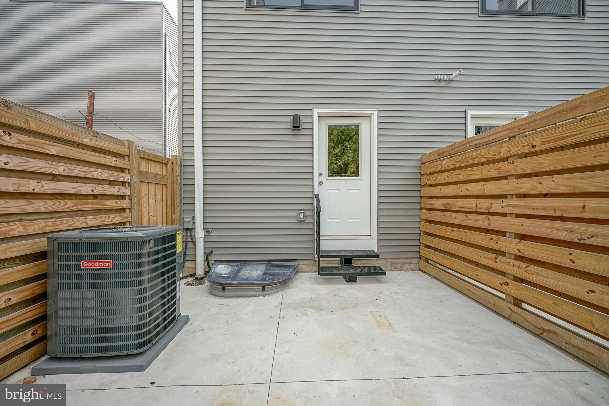 2336 Emerald Street Philadelphia, PA 19125 - Photo 31 of 32