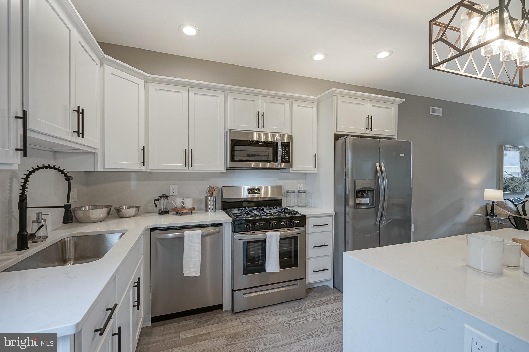 2336 Emerald Street Philadelphia, PA 19125 - Photo 8 of 32