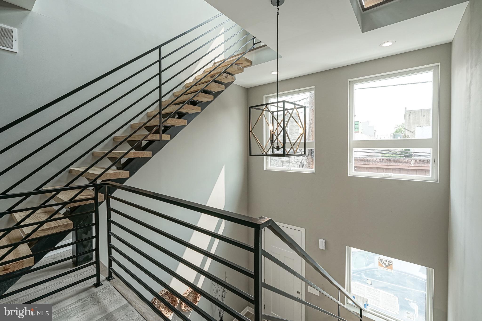 2336 Emerald Street Philadelphia, PA 19125 - Photo 10 of 32