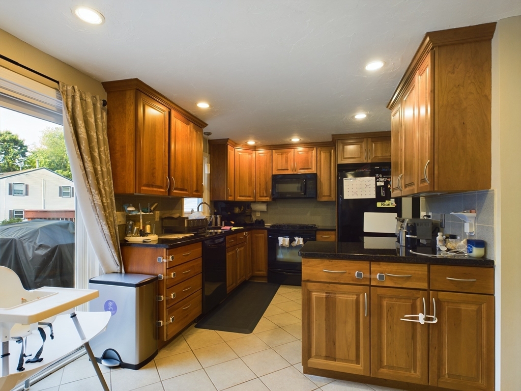 1 Makechnie Road Burlington, MA 01803 - Photo 3 of 18