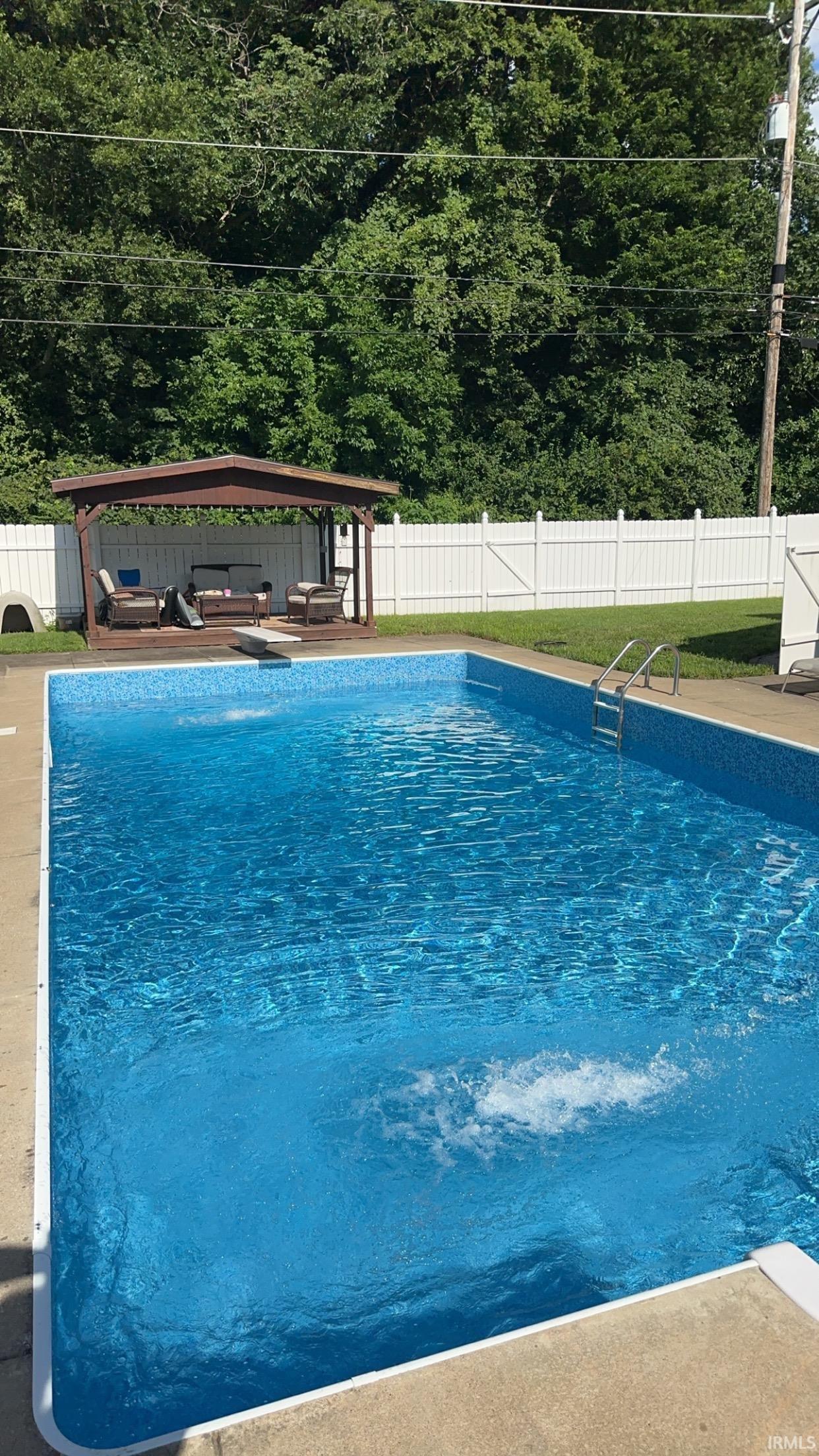 4813 Stratford Road Evansville, IN 47710 - Photo 2 of 35