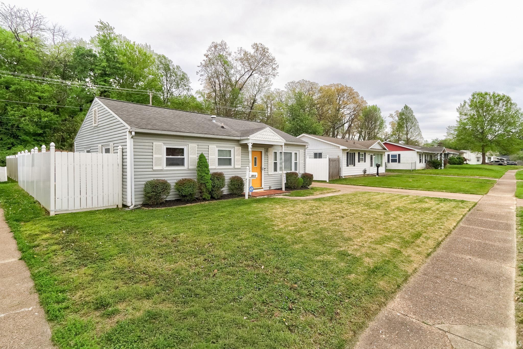 4813 Stratford Road Evansville, IN 47710 - Photo 32 of 35