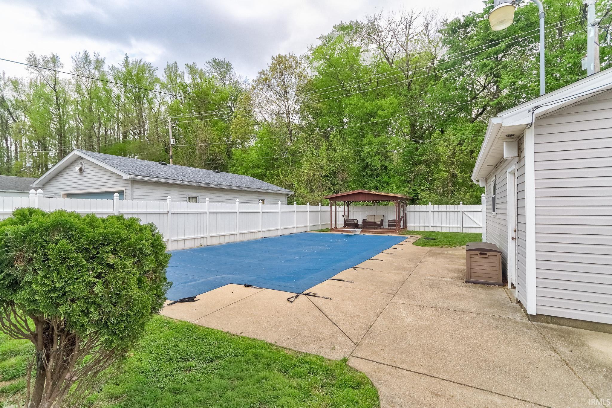 4813 Stratford Road Evansville, IN 47710 - Photo 4 of 35