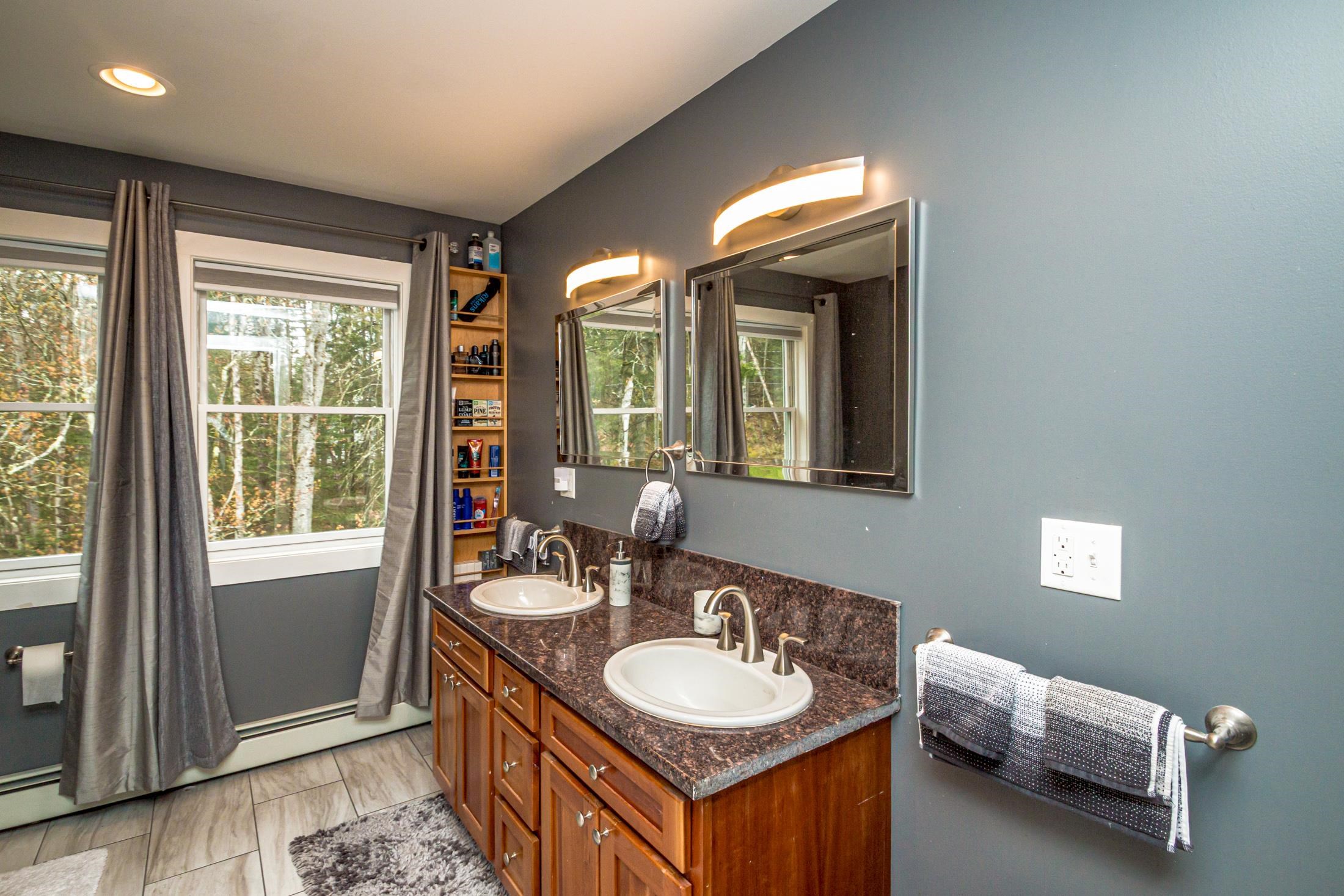 93 Elm Street Lancaster, NH 03584 - Photo 26 of 47