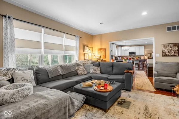 $640,000 | 11382 Royal Place, Carmel, IN 46032