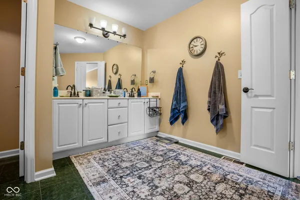 $640,000 | 11382 Royal Place, Carmel, IN 46032