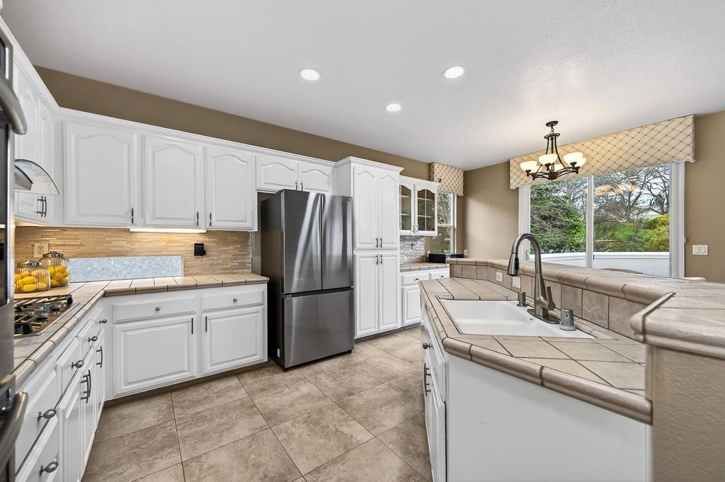 6406 Lobo Drive Rancho Murieta, CA 95683 - Photo 13 of 43