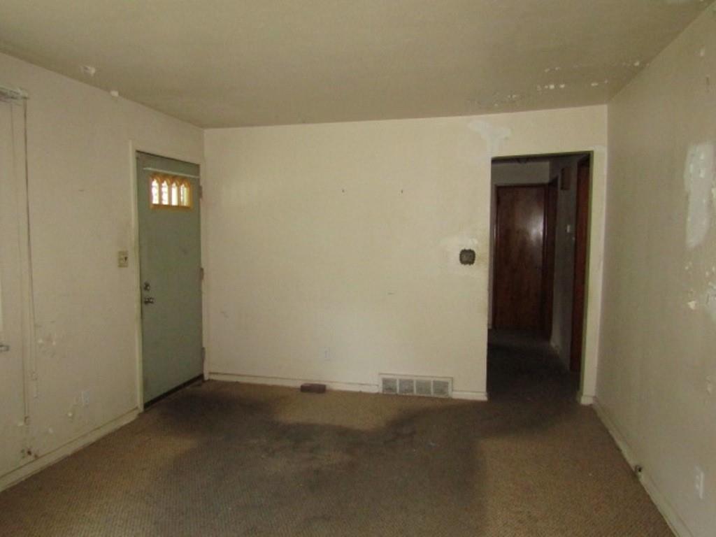 2115 Laketon Road Pittsburgh, PA 15221 - Photo 8 of 25 Gallery Image 8