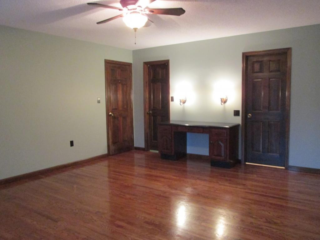 324 Booher Road Bristol, VA 24201 - Photo 13 of 36 Master builtins