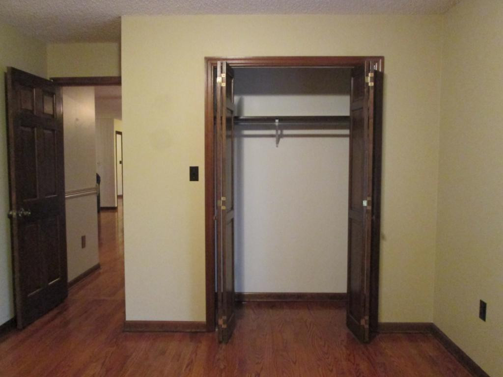 324 Booher Road Bristol, VA 24201 - Photo 20 of 36 Bedroom 3 closet