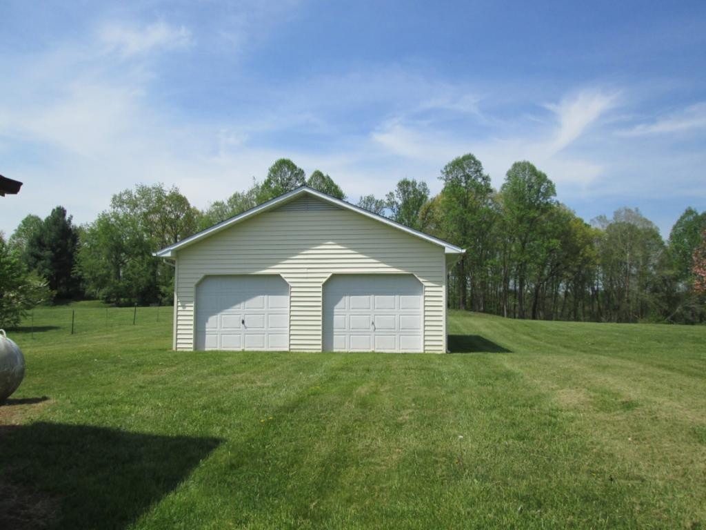 324 Booher Road Bristol, VA 24201 - Photo 31 of 36 Detached Garage