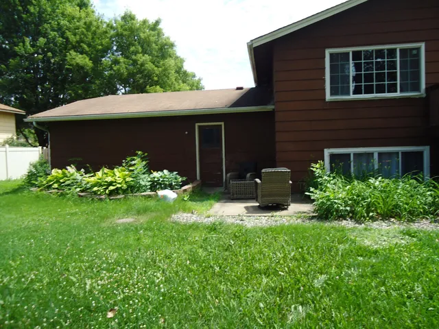 $324,999 | 8003 Fairfield Circle, Brooklyn Park, MN 55444