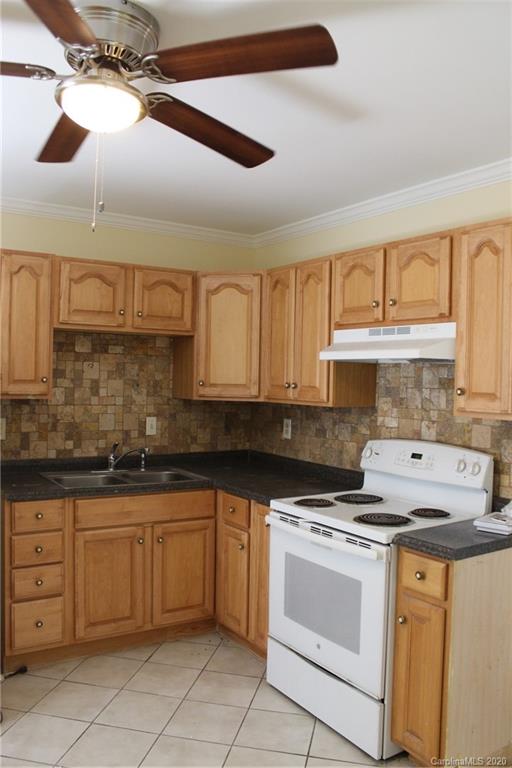 4830 Springview Road Charlotte, NC 28213 - Photo 9 of 24 Gallery Image 9