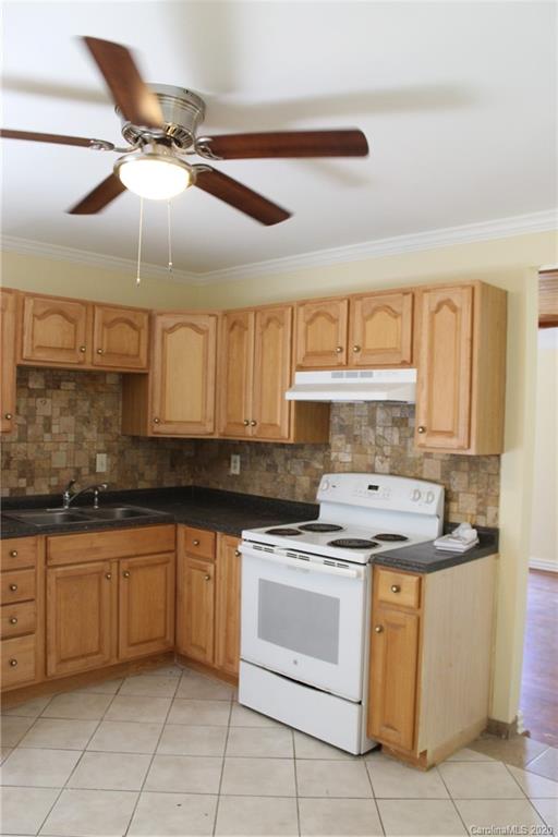 4830 Springview Road Charlotte, NC 28213 - Photo 10 of 24 Gallery Image 10