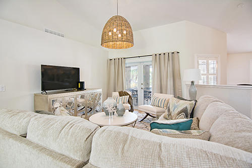9362 154th Road North Jupiter, FL 33478 - Photo 6 of 26 livingroom