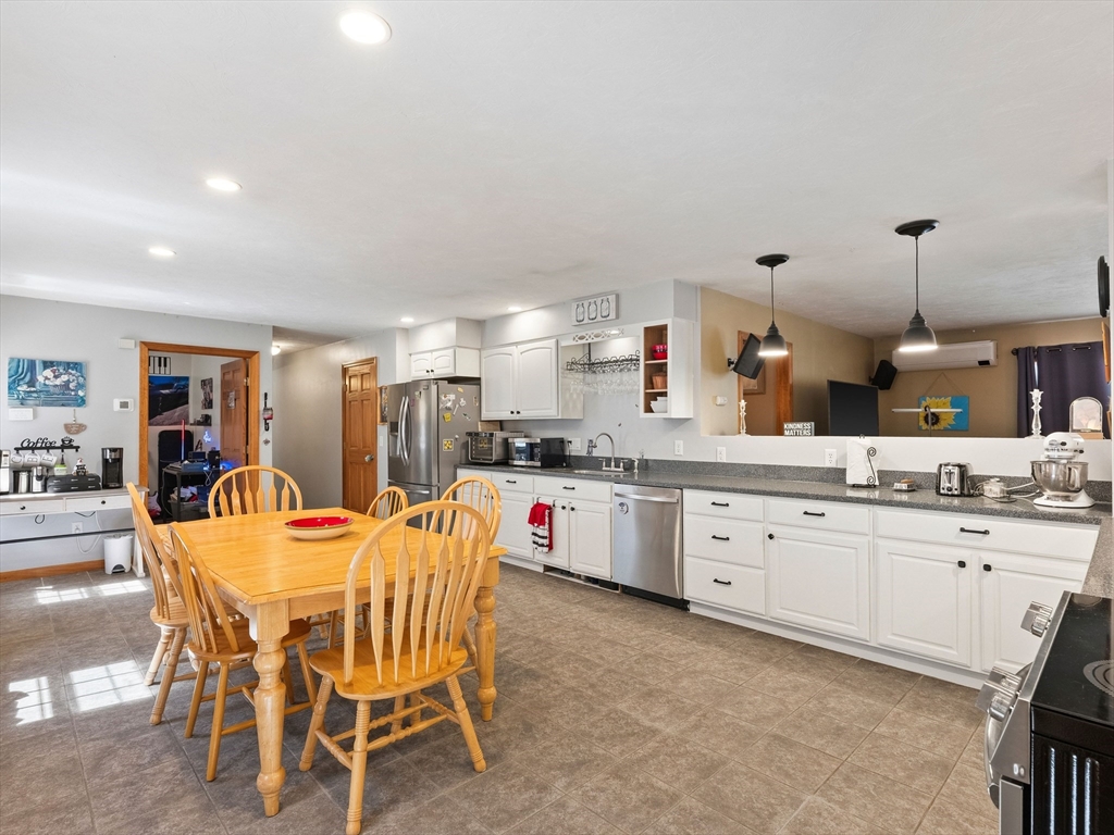 750 Northfield Road Lunenburg, MA 01462 - Photo 9 of 42