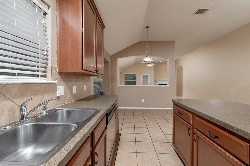 4021 Diamond Ridge Drive Fort Worth, TX 76244 - Photo 11 of 30