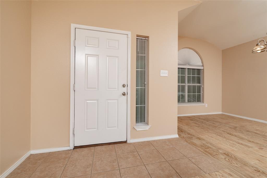 4021 Diamond Ridge Drive Fort Worth, TX 76244 - Photo 4 of 30