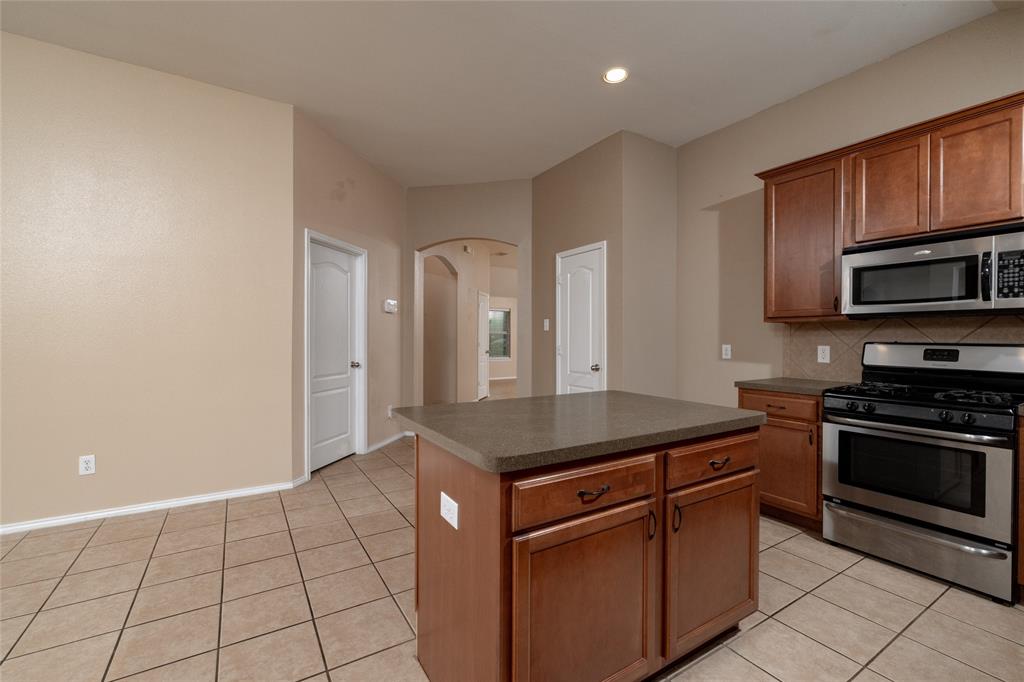 4021 Diamond Ridge Drive Fort Worth, TX 76244 - Photo 10 of 30