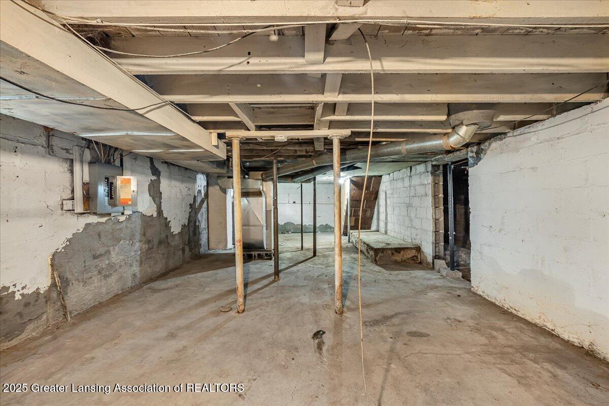 354 East Miller Road Lansing, MI 48911 - Photo 27 of 33 27-TS_364 E Miller_Lansing-08626