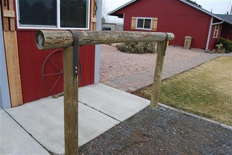 9343 Southwest Meadow Road Terrebonne, OR 97760 - Photo 20 of 23 Multiple Heavy duty hitching posts. Pave