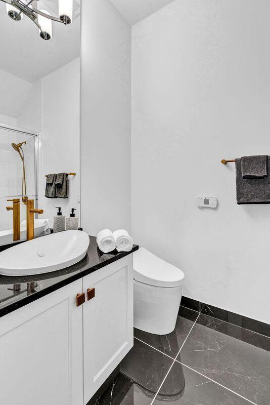8239 Oceanus Drive Boca Raton, FL 33496 - Photo 11 of 26 9AQnzf4J