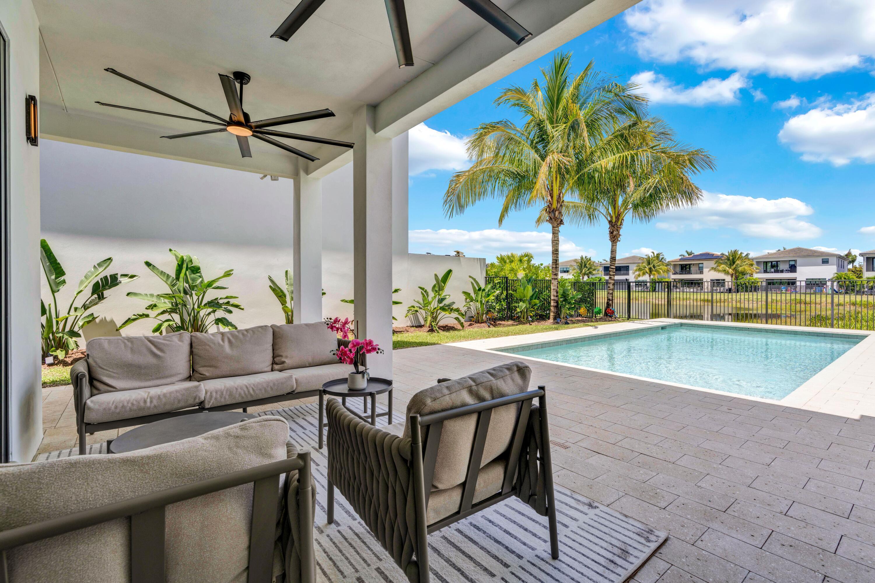 8239 Oceanus Drive Boca Raton, FL 33496 - Photo 24 of 26 2j6WTWZk